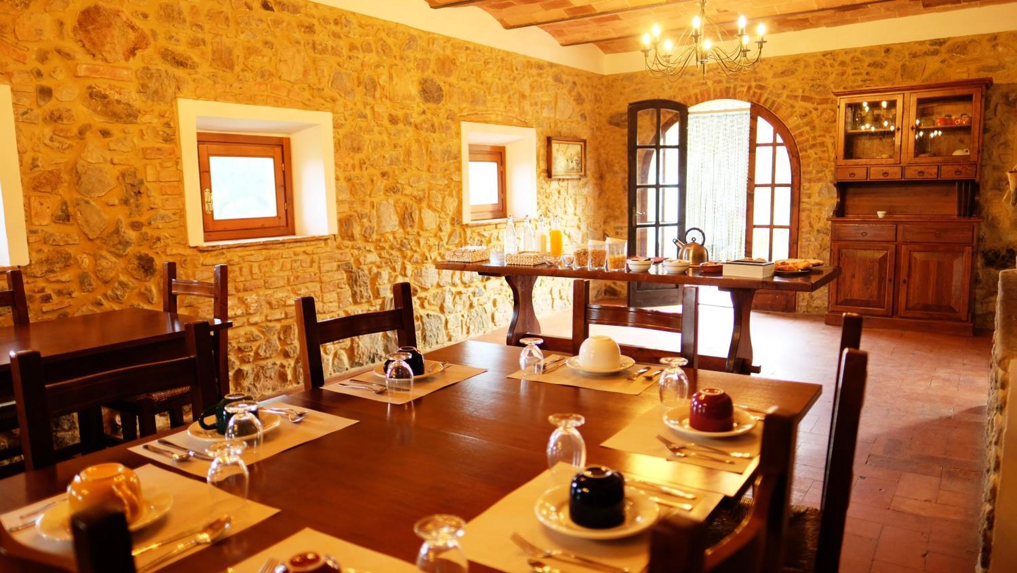 Agriturismo E Maneggio Poggio Leone Gambassi Terme Buitenkant foto